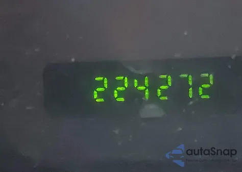 2005 Ford Mustang V6 Deluxe/V6 Premium from USA, damaged, VIN 1ZVFT80N555135123